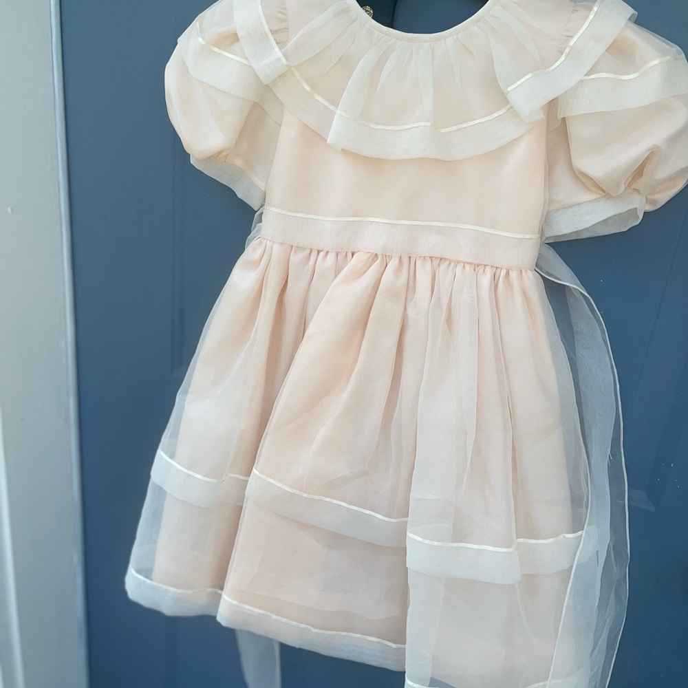 PERFECT dreamy Vintage girls dress.